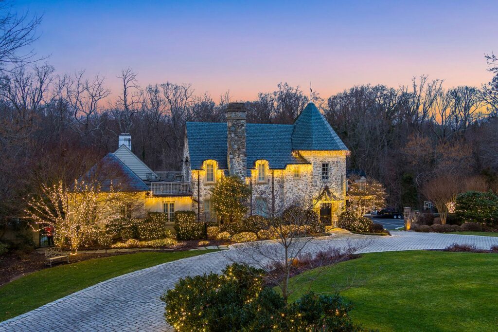 Tips For Lighting A Long Driveway